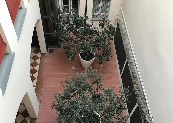 Elegante In Centro Imola